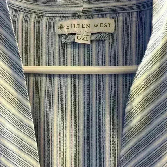 Eileen West pinstripe ruffle edge robe - Picture 3 of 5